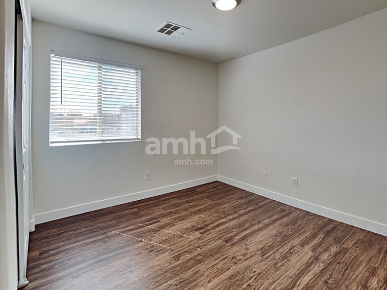 Building Photo - 2337 Statham Ave