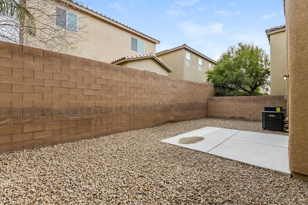 Building Photo - 10938 Florence Hills St