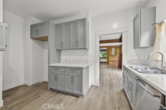 Building Photo - 1549 N Kingsley Dr
