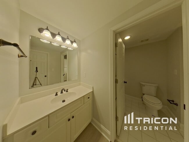 Building Photo - 100 Wyngate Dr