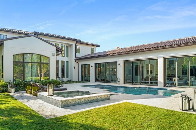 Building Photo - 10331 Los Feliz Dr