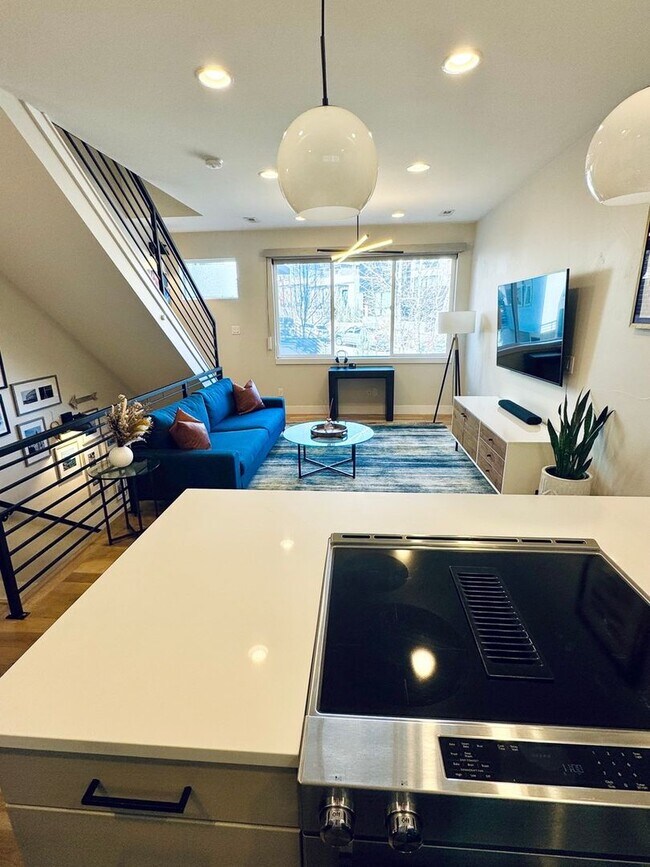 Building Photo - 1788 W 32nd Ave