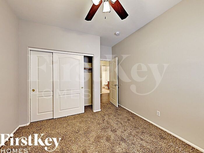 Building Photo - 8626 W Aster Dr