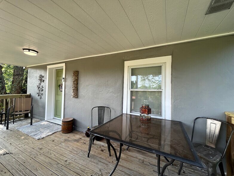Building Photo - 9805 E 25th St S
