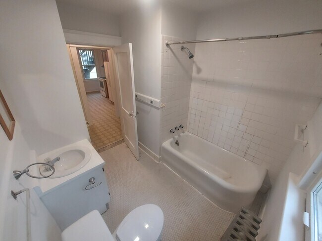 Building Photo - 12 East St