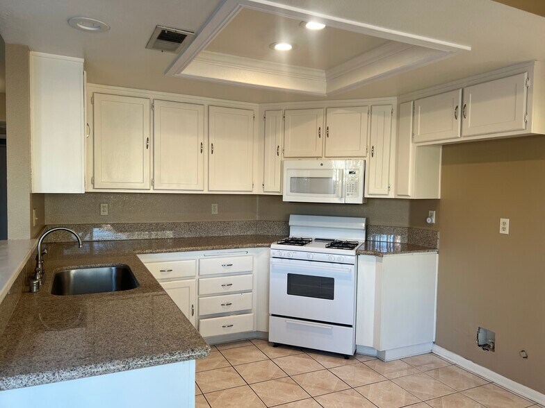 Building Photo - 10484 Agate Ave