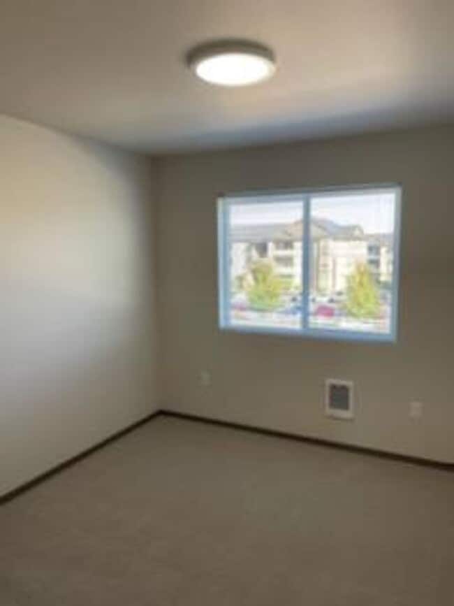 Building Photo - 1007 Greenfield Dr