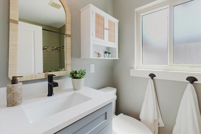 Building Photo - 411 87th Ave