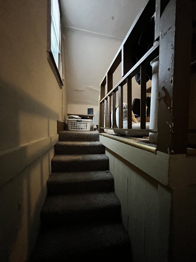 Building Photo - 3 Bed 1 Bath close to UWEC! Available July 1st 2025