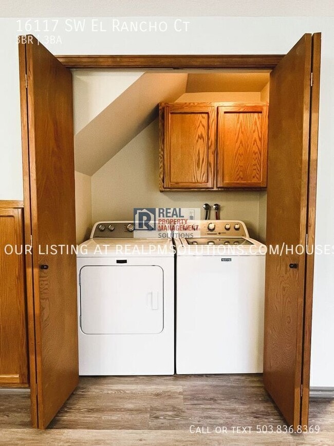 Building Photo - 16117 SW El Rancho Ct