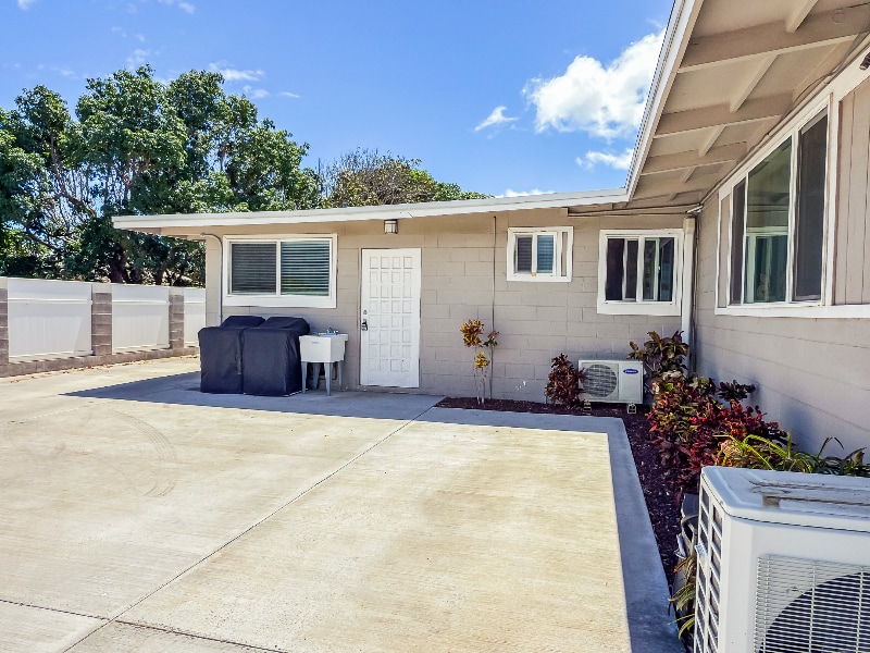 Building Photo - 385 Kahoolawe St
