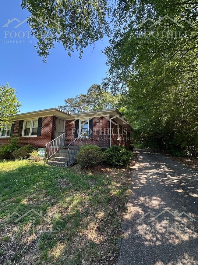Building Photo - 2 Bedroom Duplex off Concord Rd