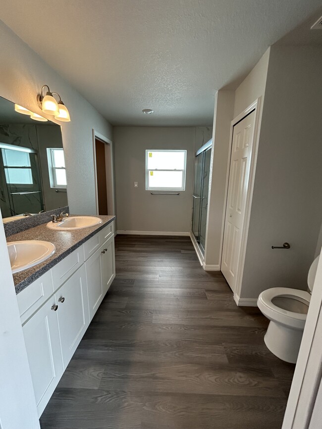 Building Photo - 1468 Las Villas Blvd