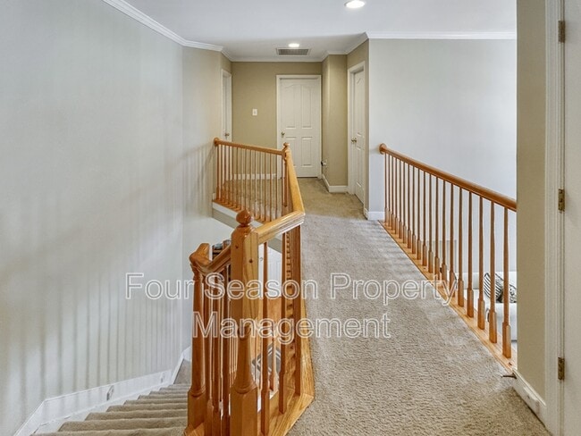 Building Photo - 14020 Seneca Ridge Dr