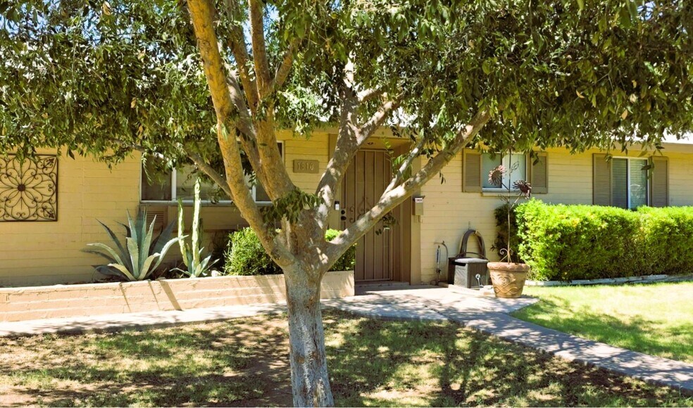 Primary Photo - 1610 E Palo Verde Dr