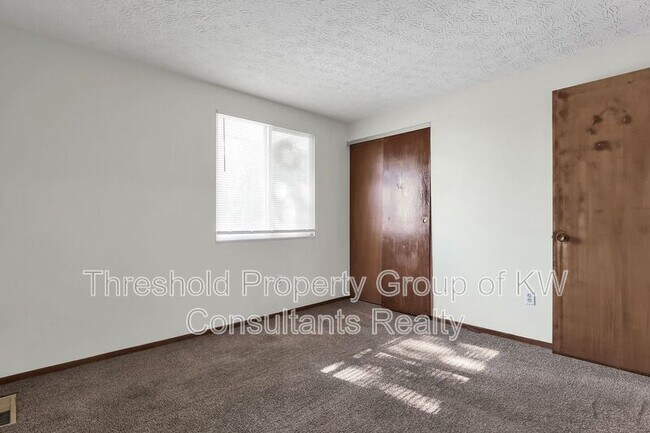 Building Photo - 3490 Clarkston Ave