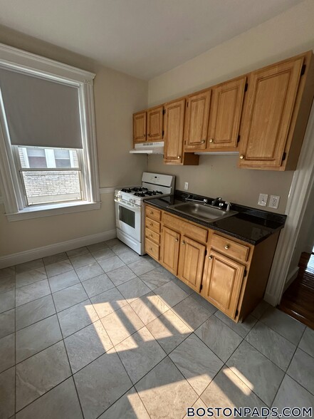 Building Photo - 127 Washington St