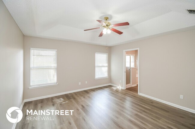 Building Photo - 13968 Crestwick Dr E