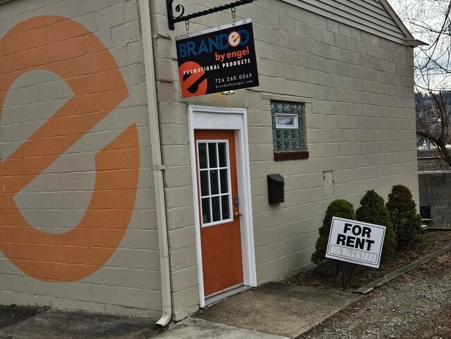 Building Photo - 19 W Water St