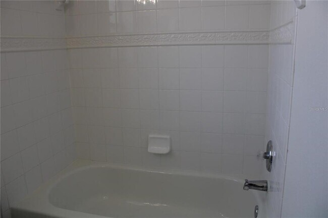 Building Photo - 7840 Carriage Pointe Dr