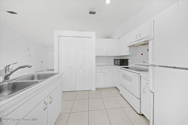 Building Photo - 171 Americana Blvd NE