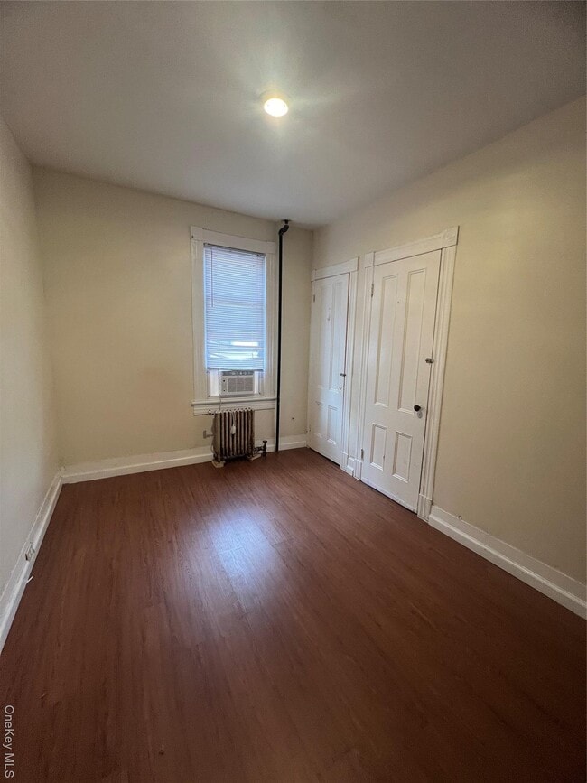 Building Photo - 11 Liberty St