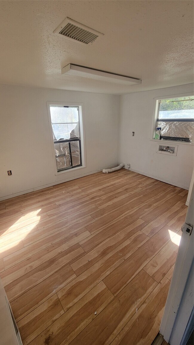 Building Photo - 2960 Call St