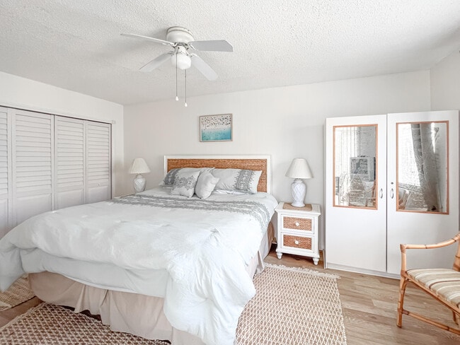 Building Photo - 353 S US Hwy 1