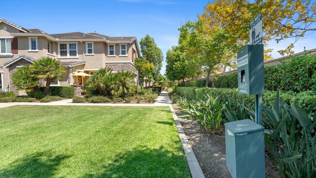 Building Photo - Beautiful 2-Bedroom, 2-Bathroom Condo with...