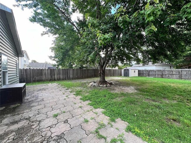 Building Photo - 1812 Kempsville Crossing Ln