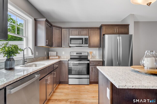 Building Photo - 88 Woodhouse Ave