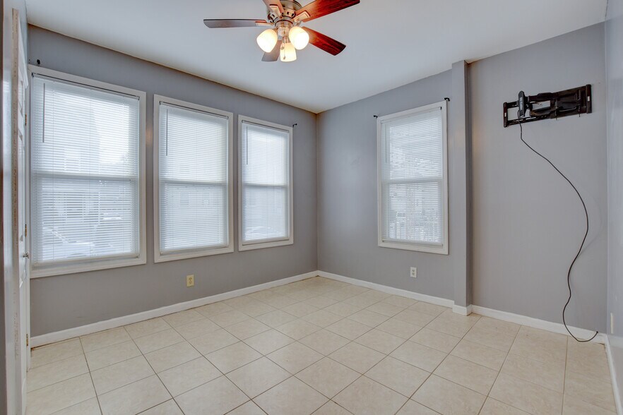Building Photo - 150 Brookdale Ave