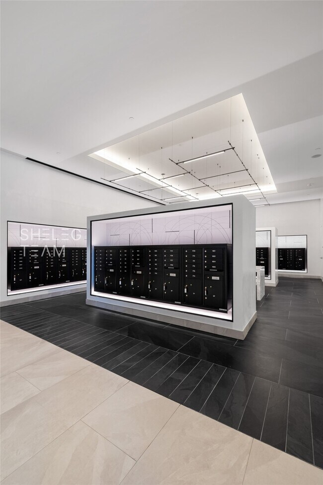 Building Photo - 808 Crawford St