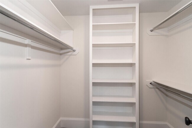 Building Photo - 3821 N Braeswood Blvd