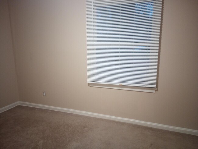 Building Photo - 3812 Rhodes Ave