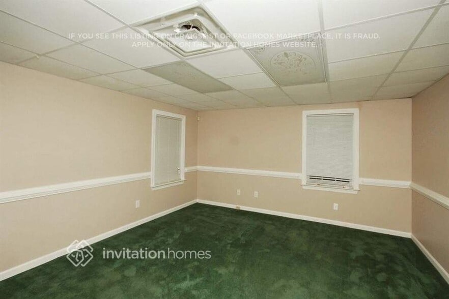 Building Photo - 1905 Oak Wind Ln NE