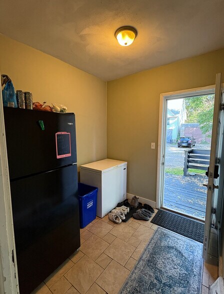 Mud Room - 54 North St