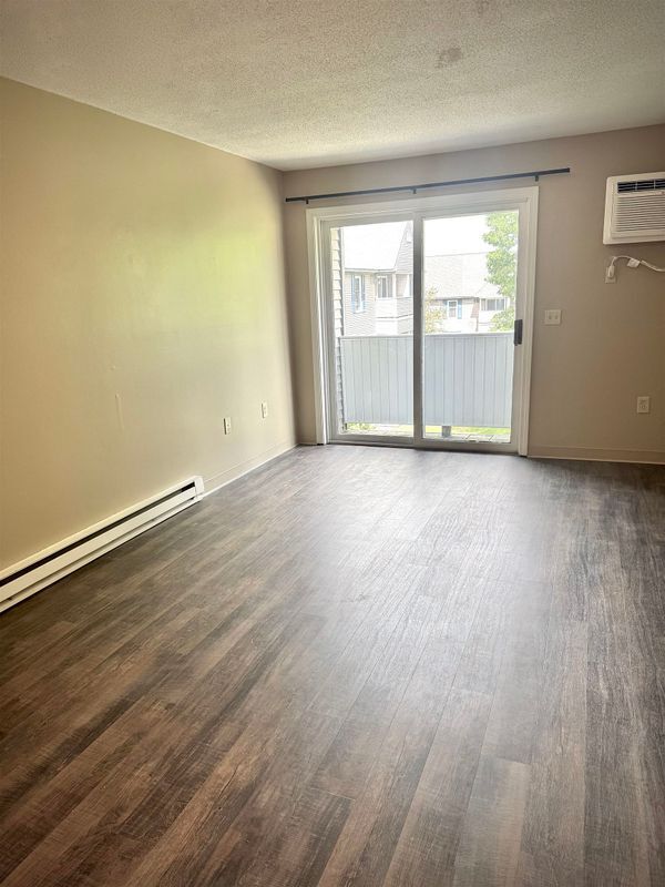Building Photo - 130 Eastern, Unit #302