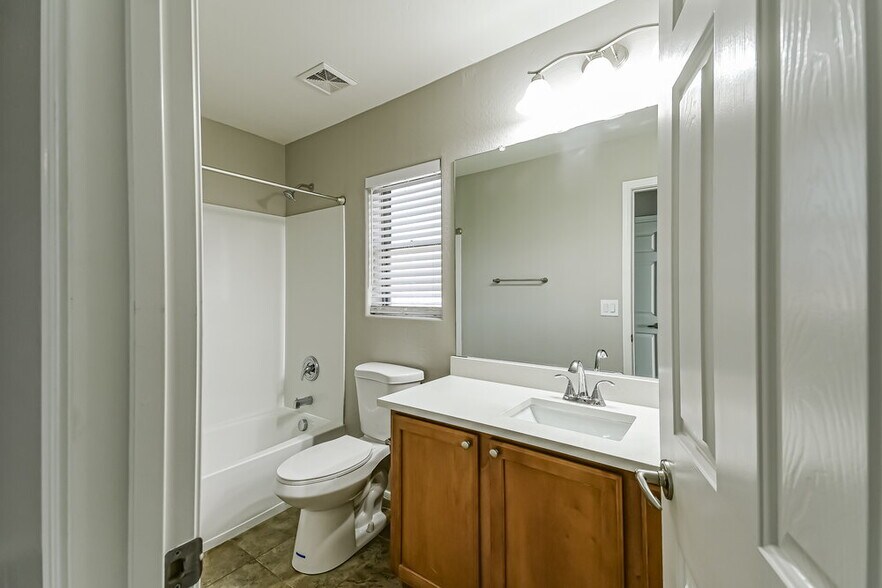 Building Photo - 43240 N Whisper Ln