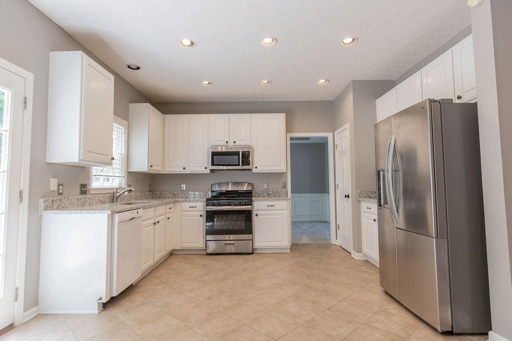 Building Photo - 3360 Shallowford Green Dr