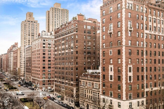 Building Photo - 1010 Park Ave