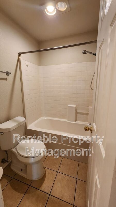 Building Photo - 140 W Stage Coach Trl