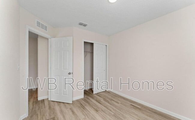 Building Photo - 6059 Carolines Ct