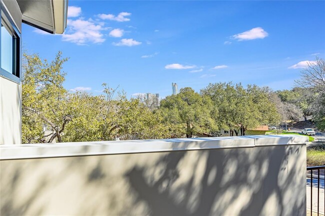 Building Photo - 2401 Trailside Dr