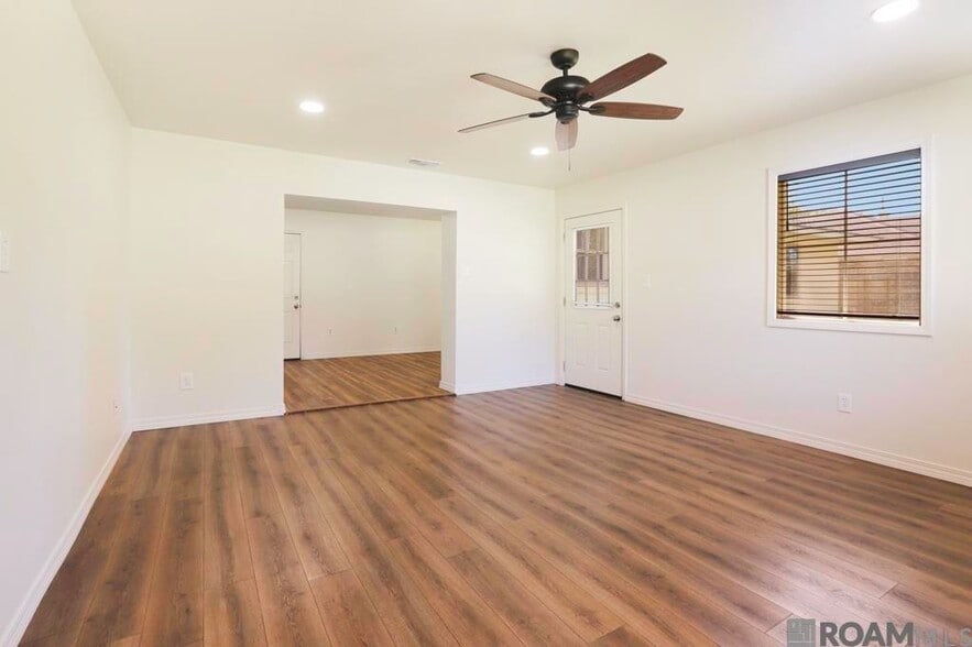 Building Photo - 911 Hatchell Ln