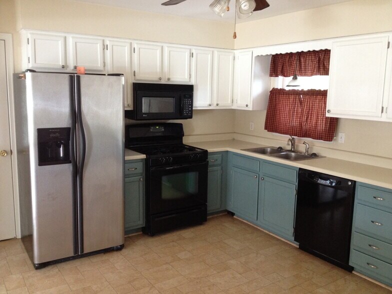 Kitchen - 5 Midland Dr