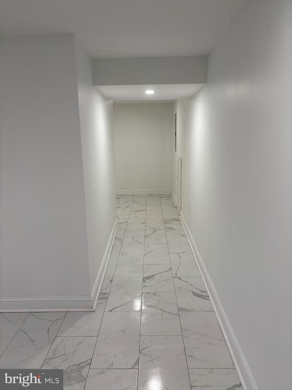 Building Photo - 917 Longacre Blvd