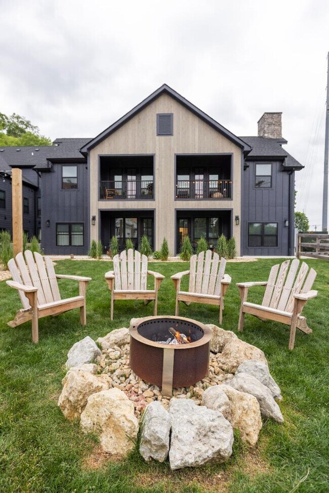 Building Photo - Tributary 50 Unit 209