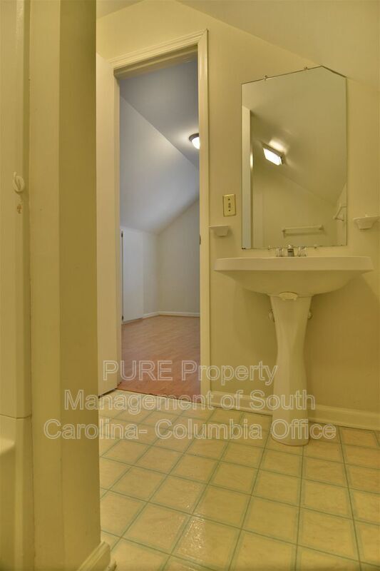 Building Photo - 517 Sparkleberry Ln