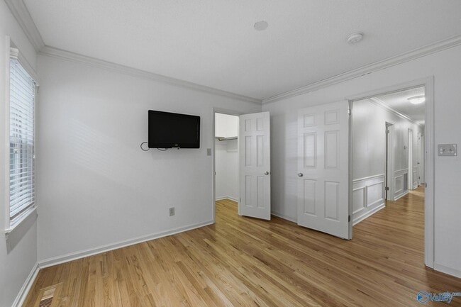 Building Photo - 815 Baylor Dr SE
